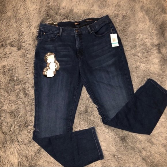 Curve Appeal Denim - Curve Appeal Essential Skinny Jeans